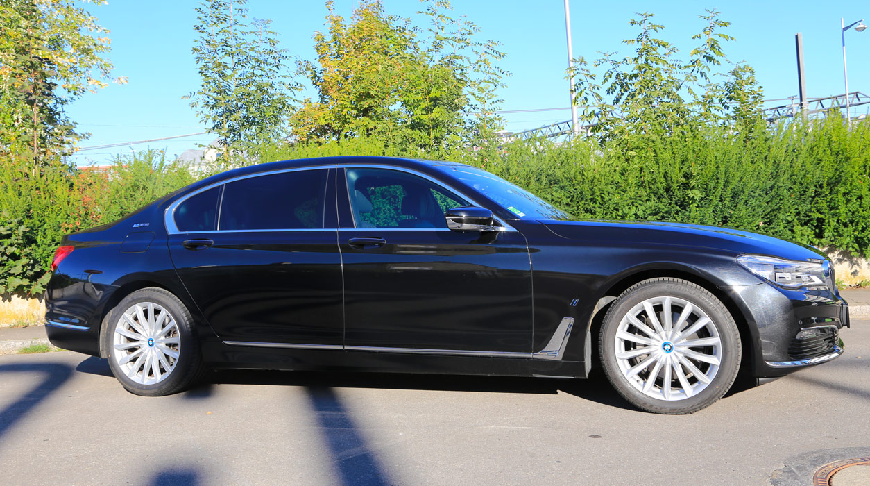 Limousine BMW Série 7L exterior