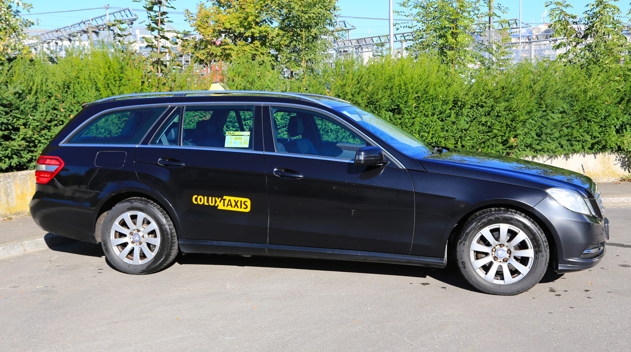 Taxi Mercedes Class E Kombi extérieur