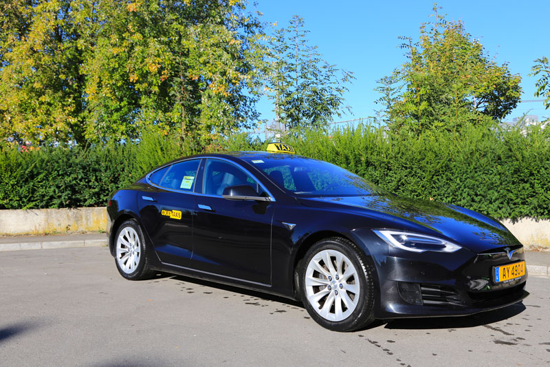 Taxi Tesla Model S